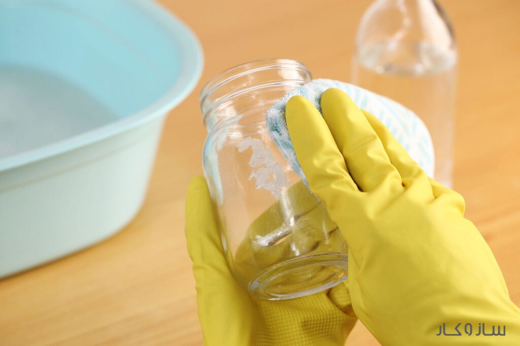 پاک کردن چسب از شیشه