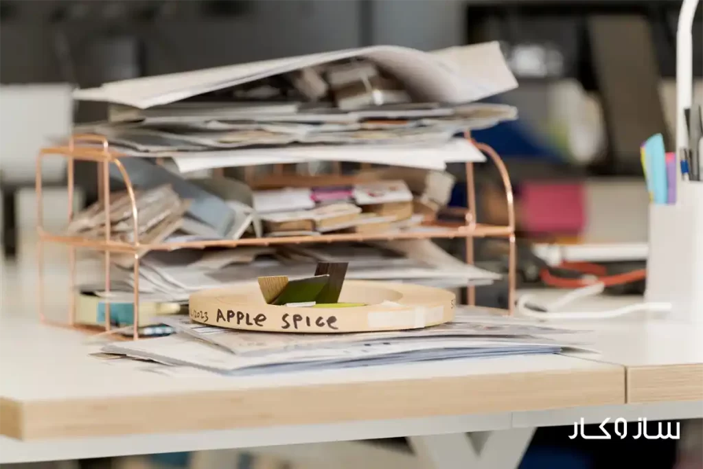 لبه چسبان رومیزی